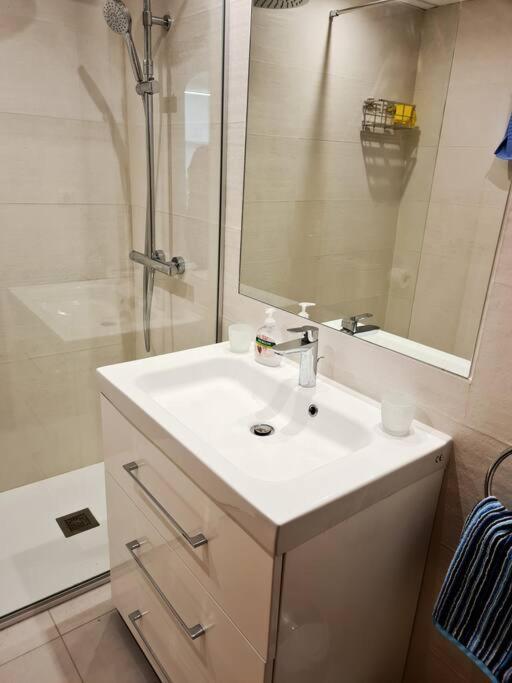 Estepona Port Beachside Apartment - Marina Bay Εξωτερικό φωτογραφία